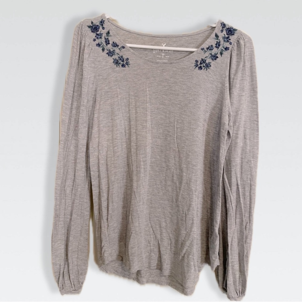 American Eagle Soft and Sexy Embroidered Long Sleeved Shirt Women’s Small Gray